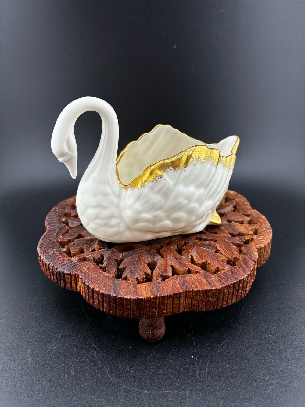 Lenox White and Gold Porcelain Swan Figurine trinket dish